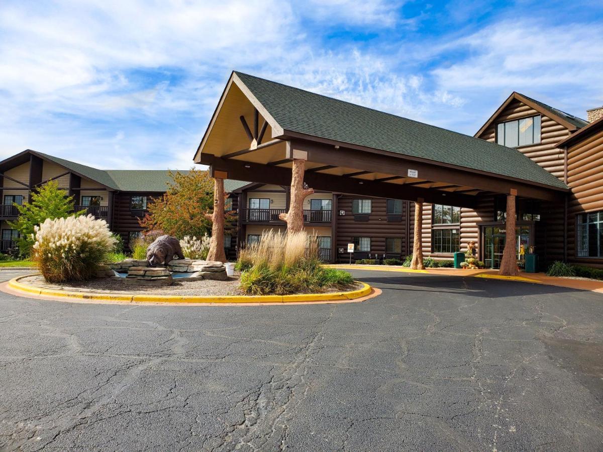 Utica Grand Bear Resort At Starved Rock מראה חיצוני תמונה