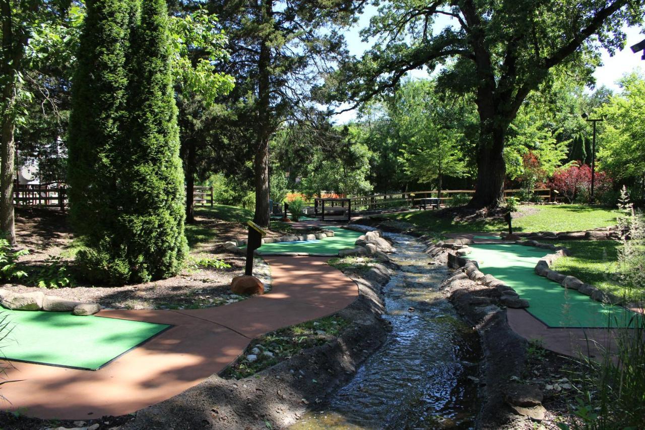 Utica Grand Bear Resort At Starved Rock מראה חיצוני תמונה
