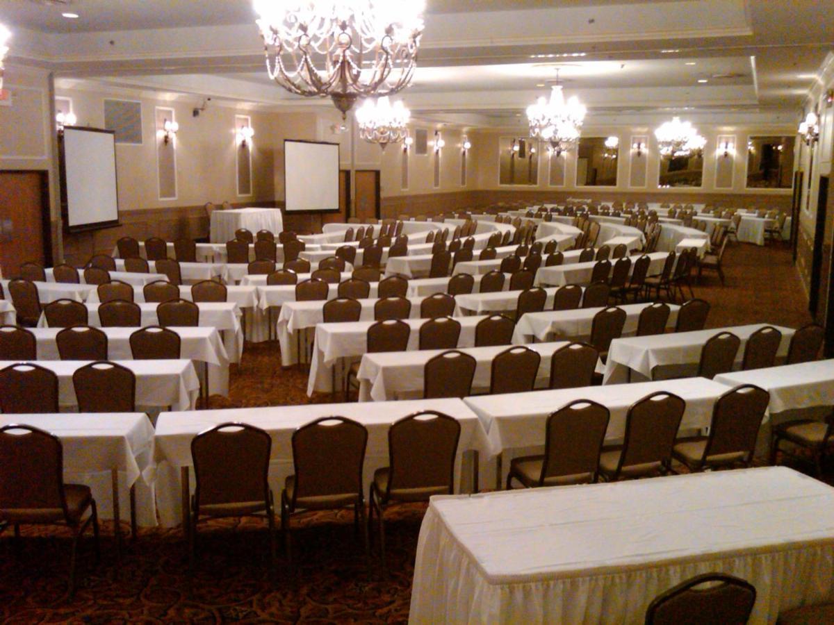 Utica Grand Bear Resort At Starved Rock מראה חיצוני תמונה